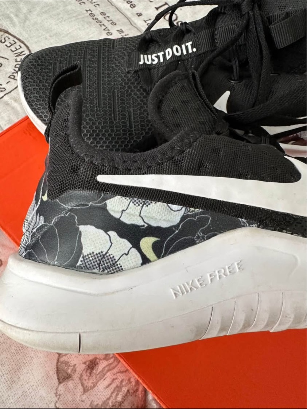 Nike Black and White Floral-Accent Running Shoes